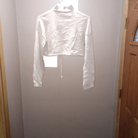 Cream Crop top - Picture 4 of 9